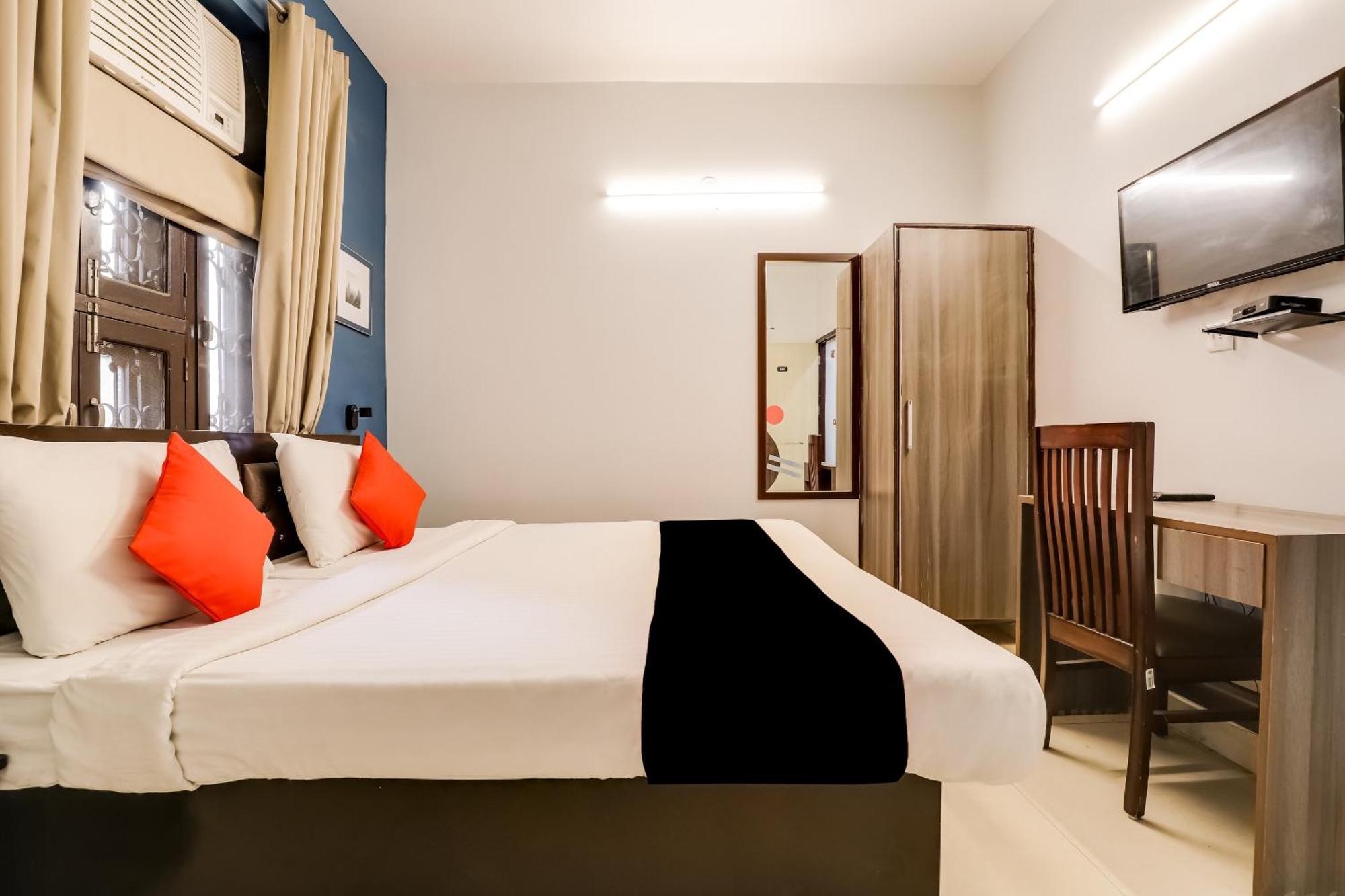 Collection O 71756 Hotel Silver Arrow Near Pacific Mall Tagore Garden Делхи Екстериор снимка