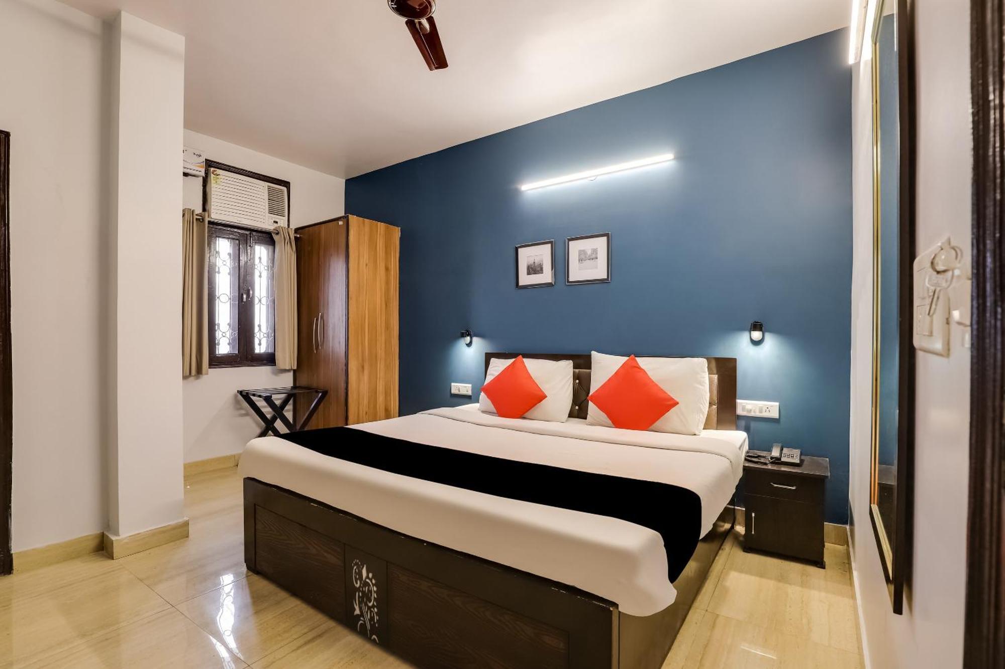 Collection O 71756 Hotel Silver Arrow Near Pacific Mall Tagore Garden Делхи Екстериор снимка